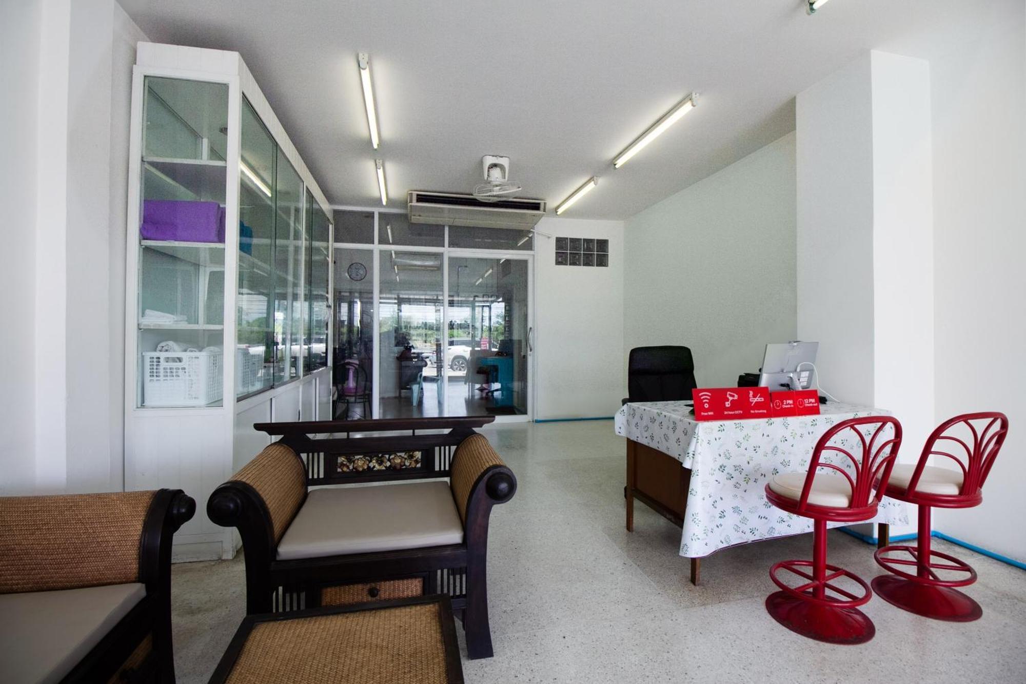 Sabai Place HHQ Exterior photo